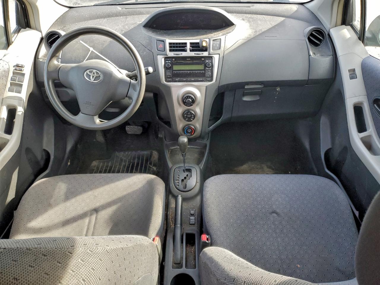 2009 TOYOTA YARIS photo 8