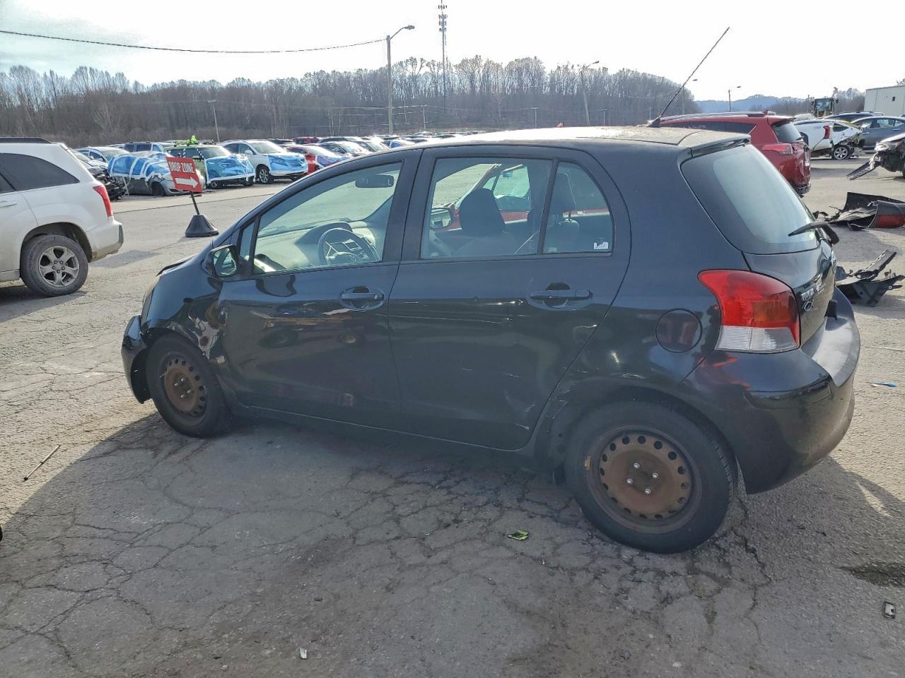 2009 TOYOTA YARIS photo 2