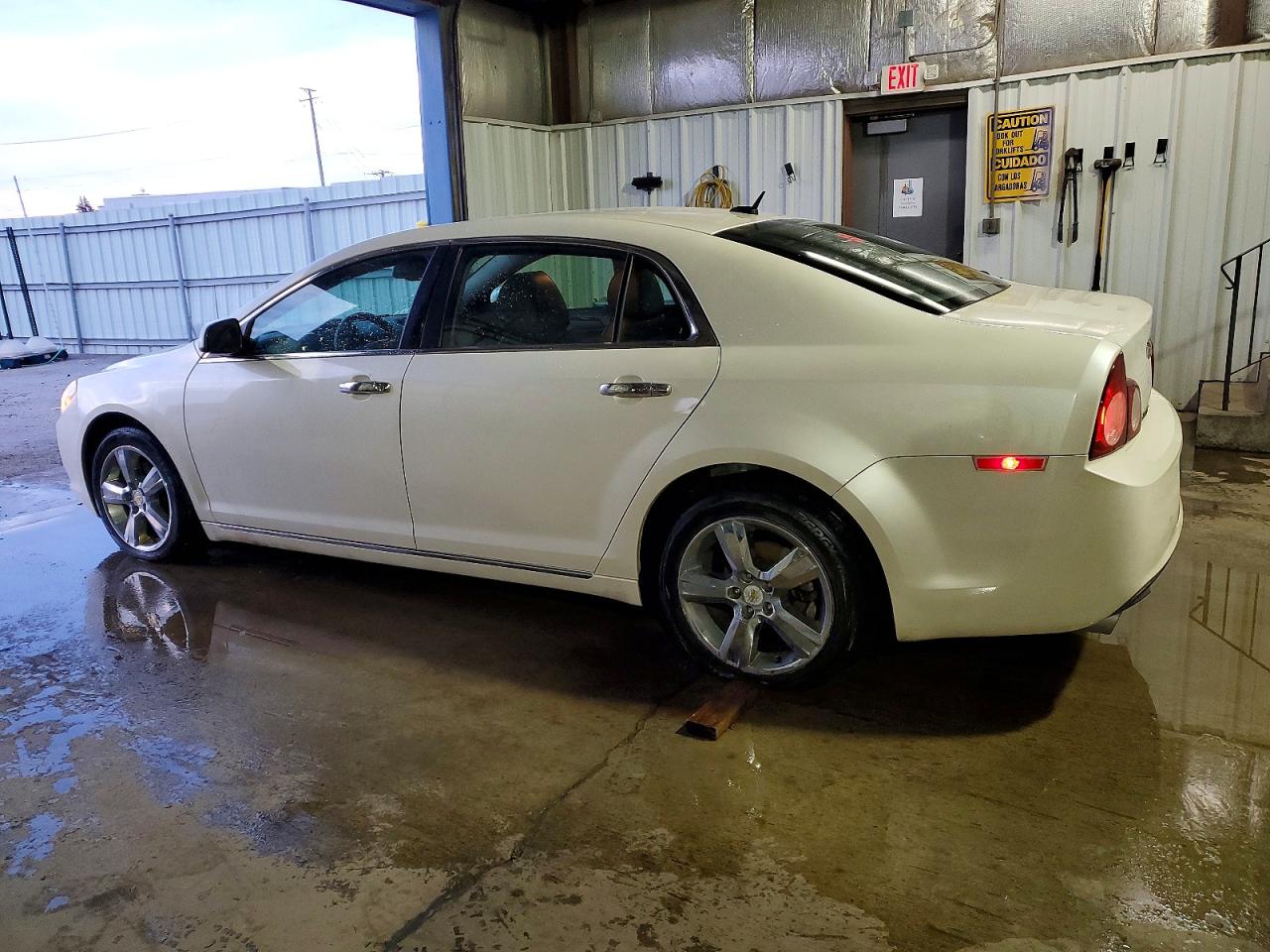 2011 CHEVROLET MALIBU LTZ photo 2