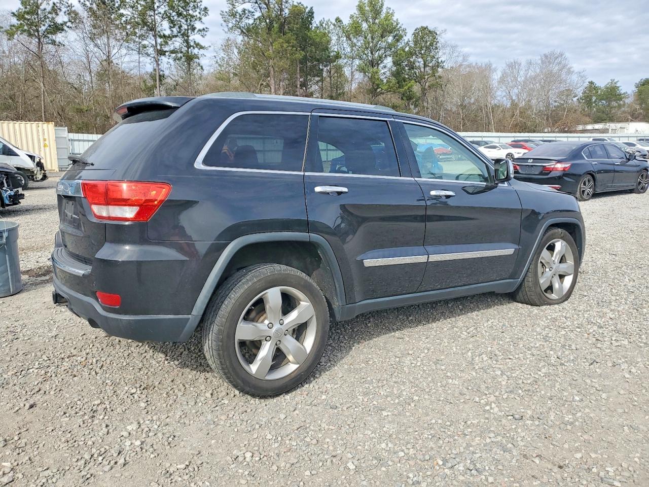 2012 JEEP GRAND CHEROKEE OVERLAND photo 3