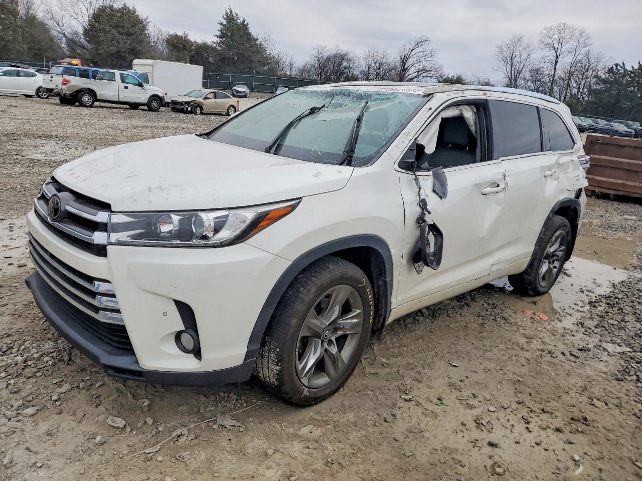 2017 TOYOTA HIGHLANDER