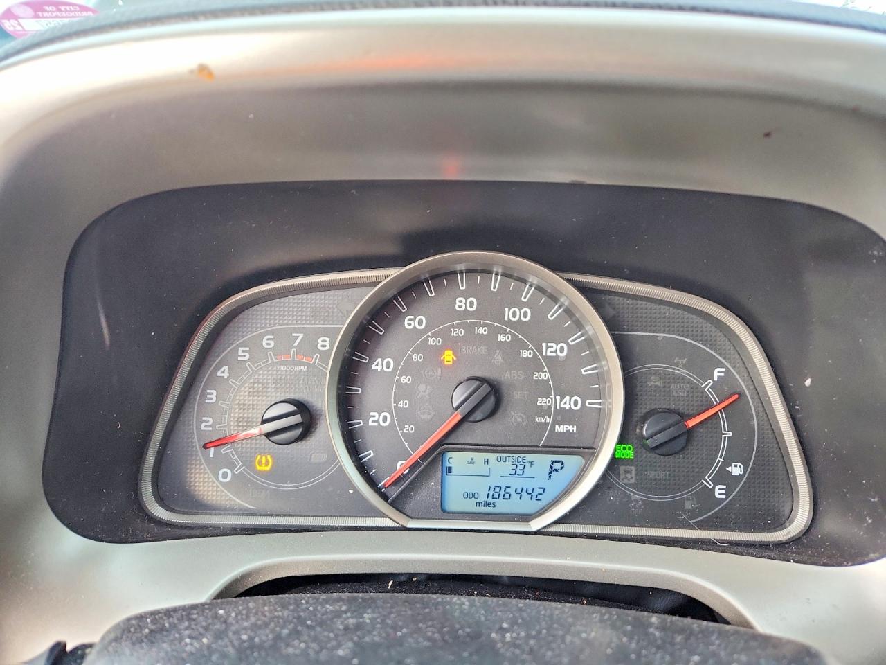 2014 TOYOTA RAV4 XLE photo 9