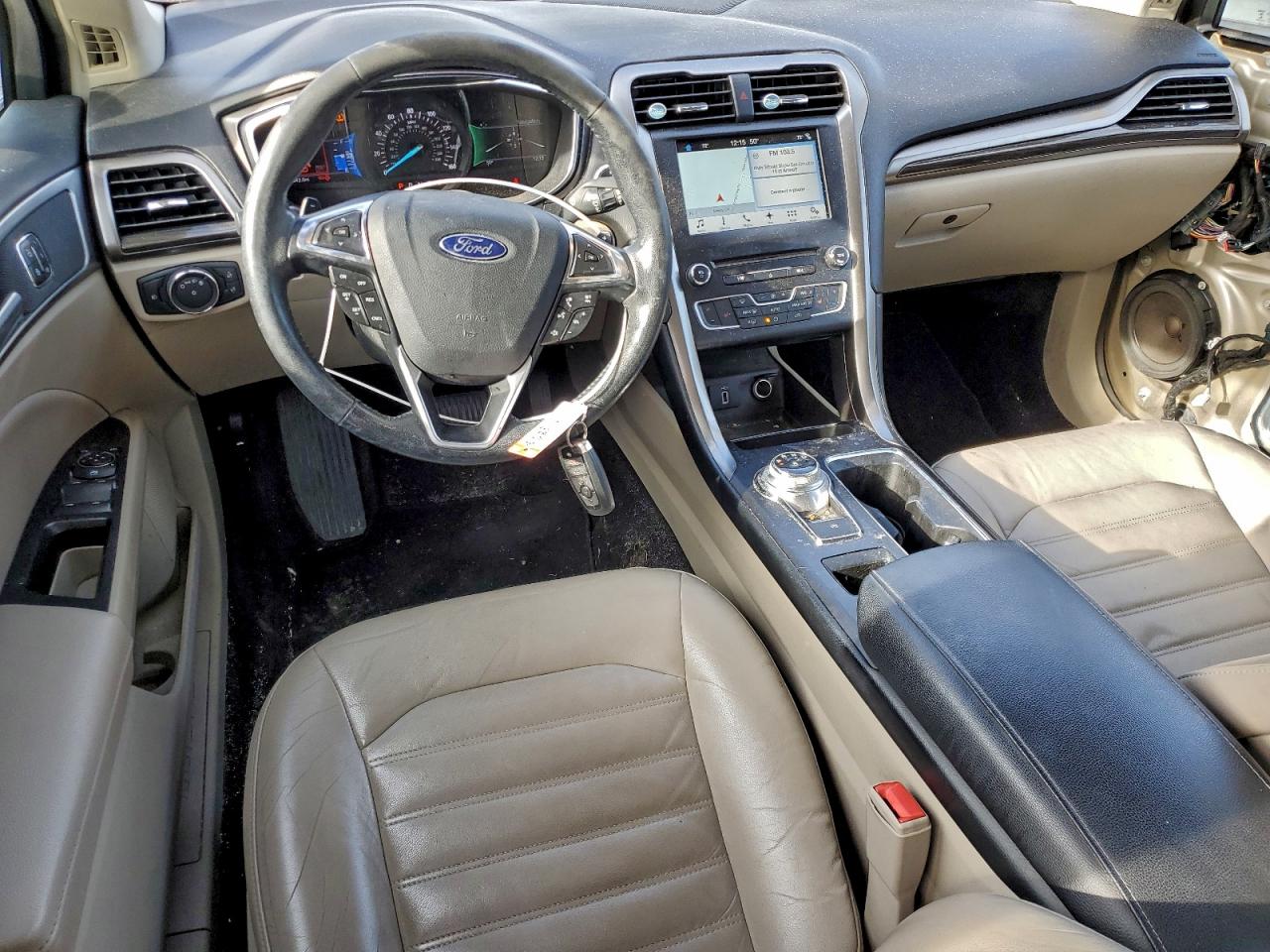 2017 FORD FUSION SE photo 8