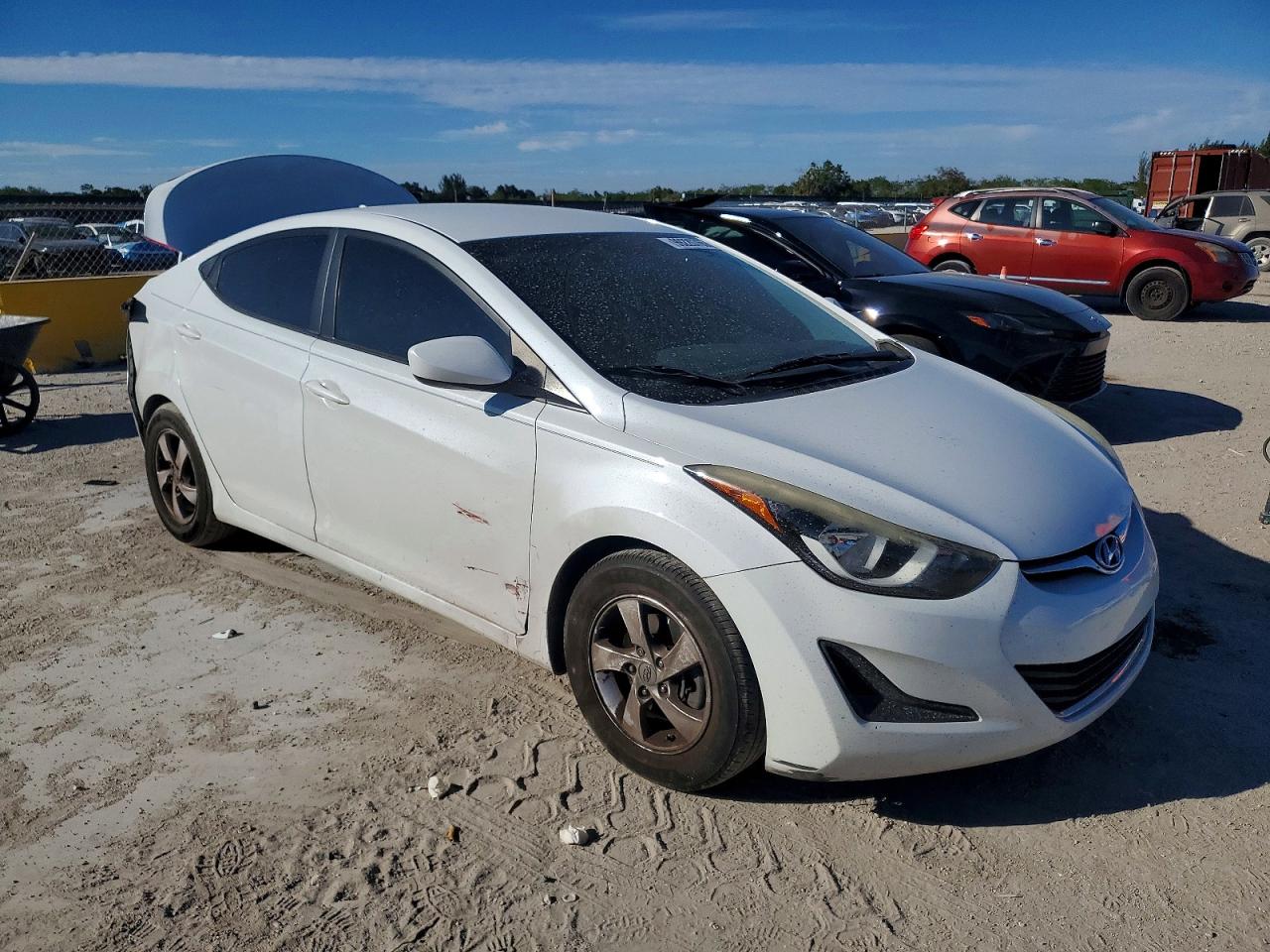2015 HYUNDAI ELANTRA SE photo 4