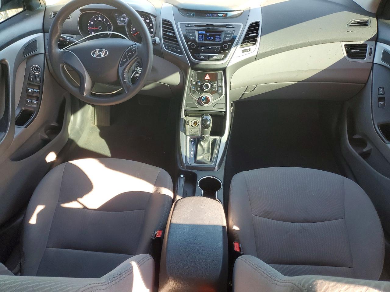 2015 HYUNDAI ELANTRA SE photo 8