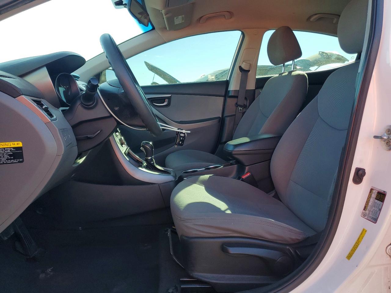 2015 HYUNDAI ELANTRA SE photo 7