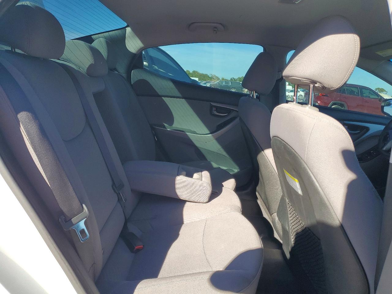 2015 HYUNDAI ELANTRA SE photo 10