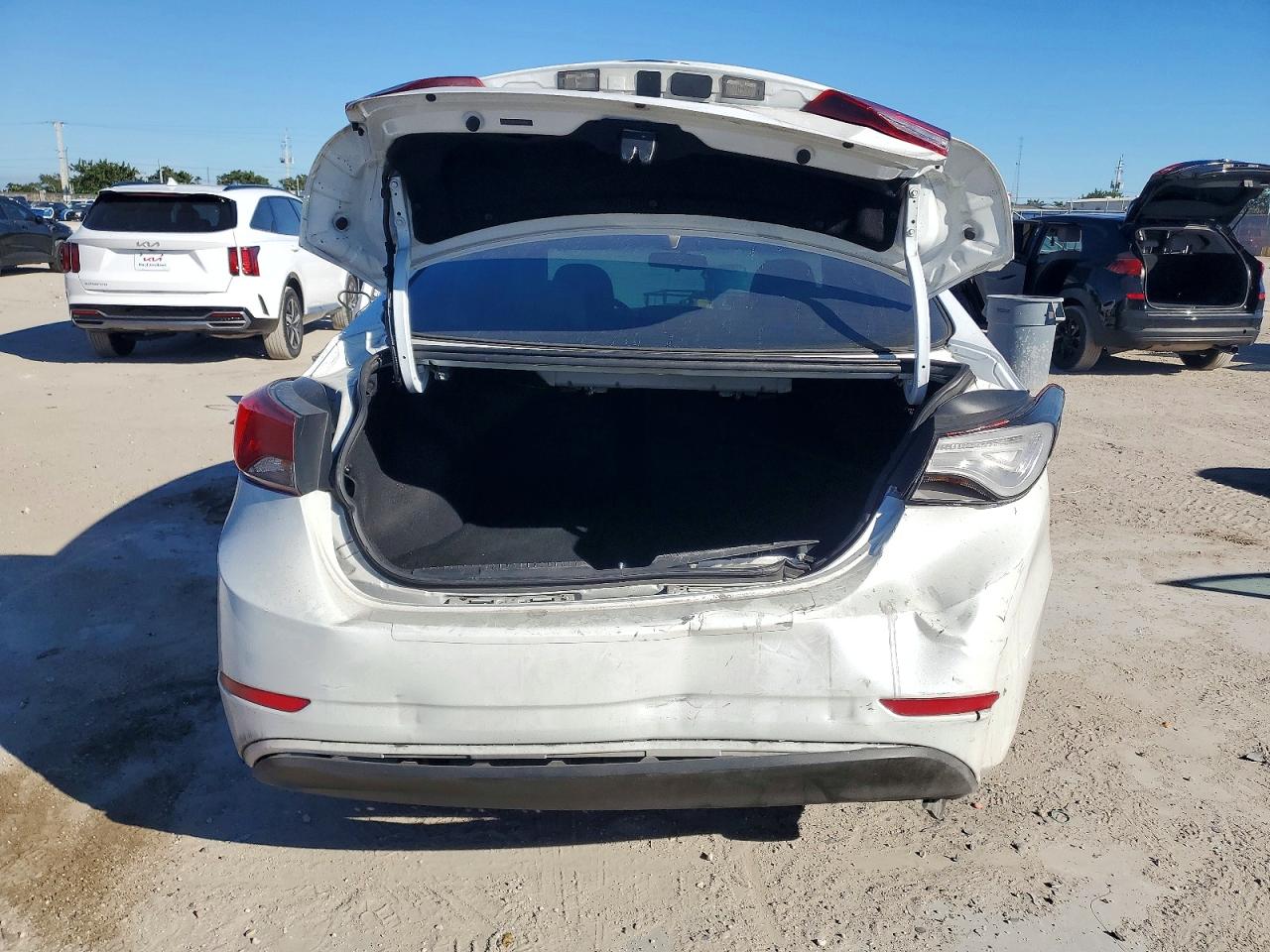 2015 HYUNDAI ELANTRA SE photo 6