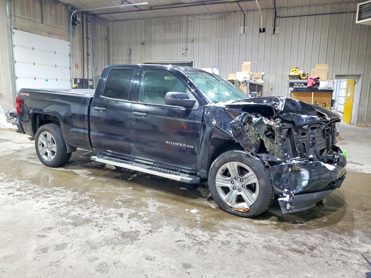 2017 CHEVROLET SILVERADO K1500 CUSTOM photo 4