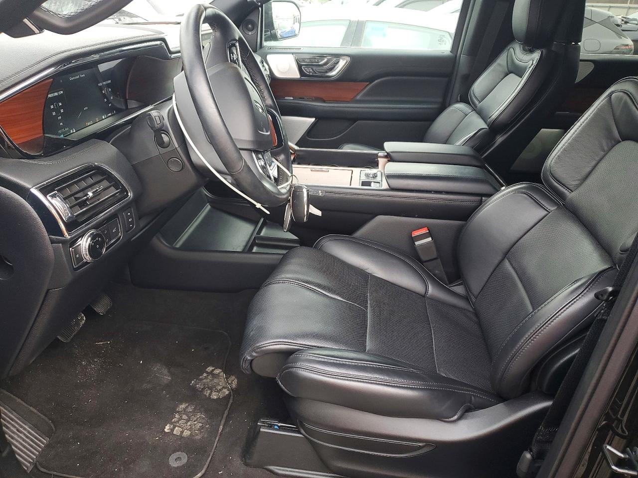 2019 LINCOLN NAVIGATOR L RESERVE photo 7