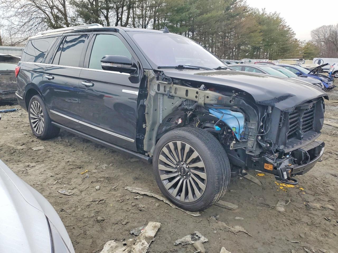 2019 LINCOLN NAVIGATOR L RESERVE photo 4