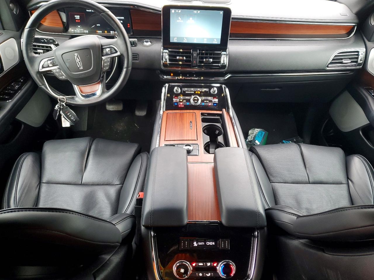 2019 LINCOLN NAVIGATOR L RESERVE photo 8