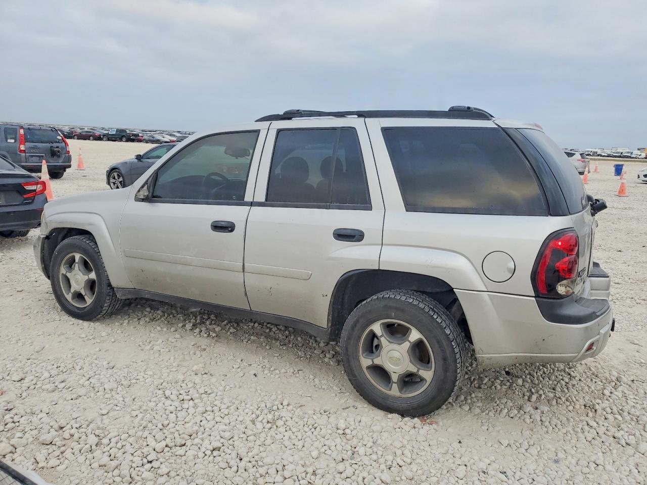 2008 CHEVROLET TRAILBLAZER LS photo 2