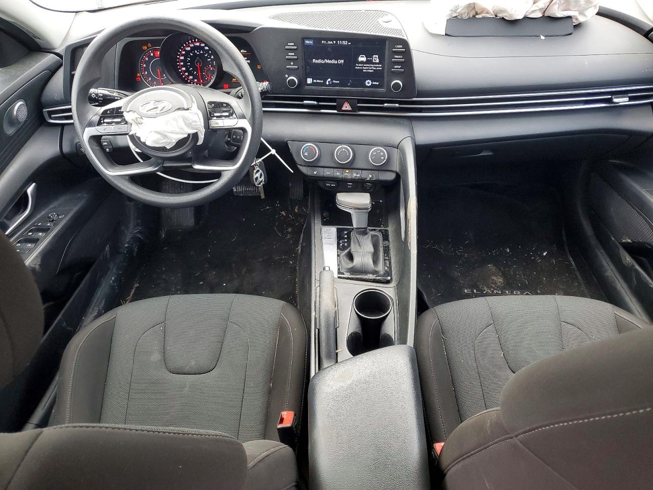 2023 HYUNDAI ELANTRA SEL photo 8