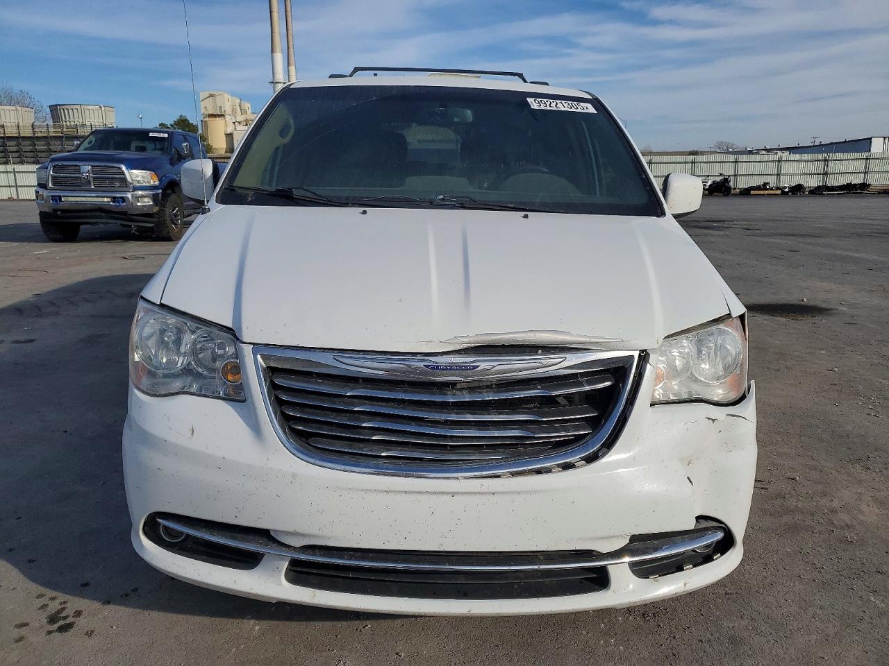 2015 CHRYSLER TOWN & COUNTRY TOURING photo 5