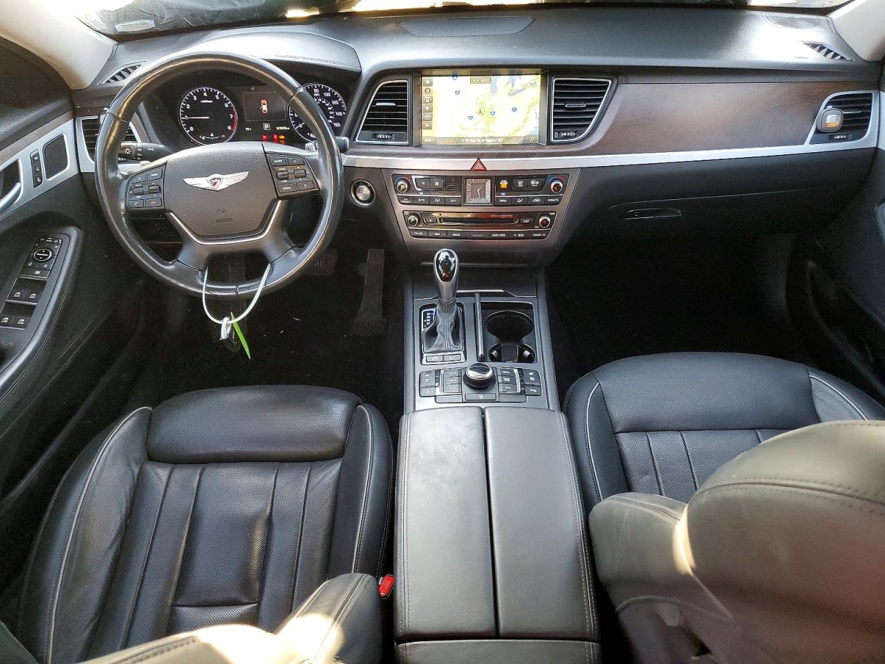 2015 HYUNDAI GENESIS 3.8L photo 8