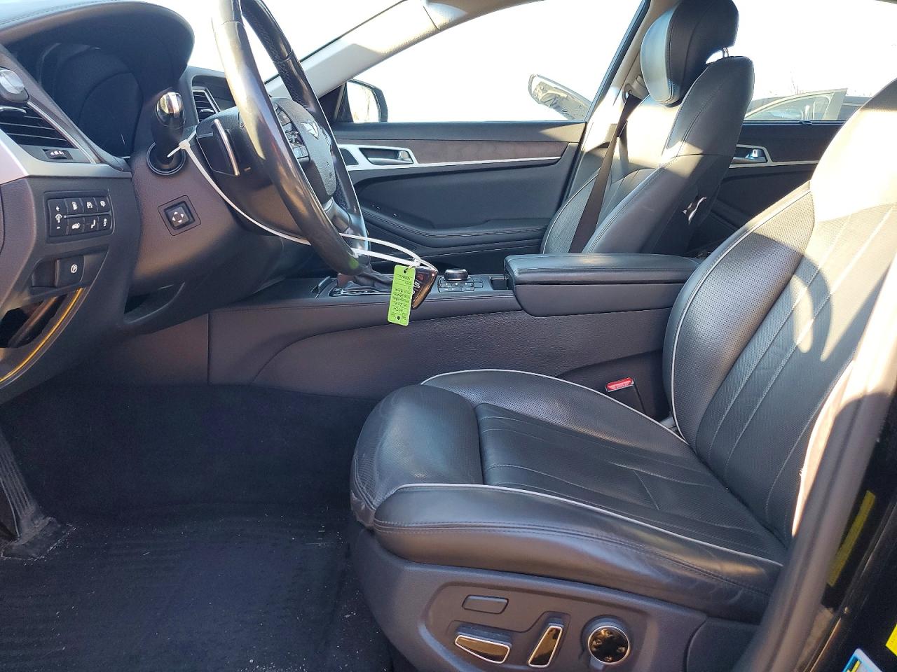 2015 HYUNDAI GENESIS 3.8L photo 7