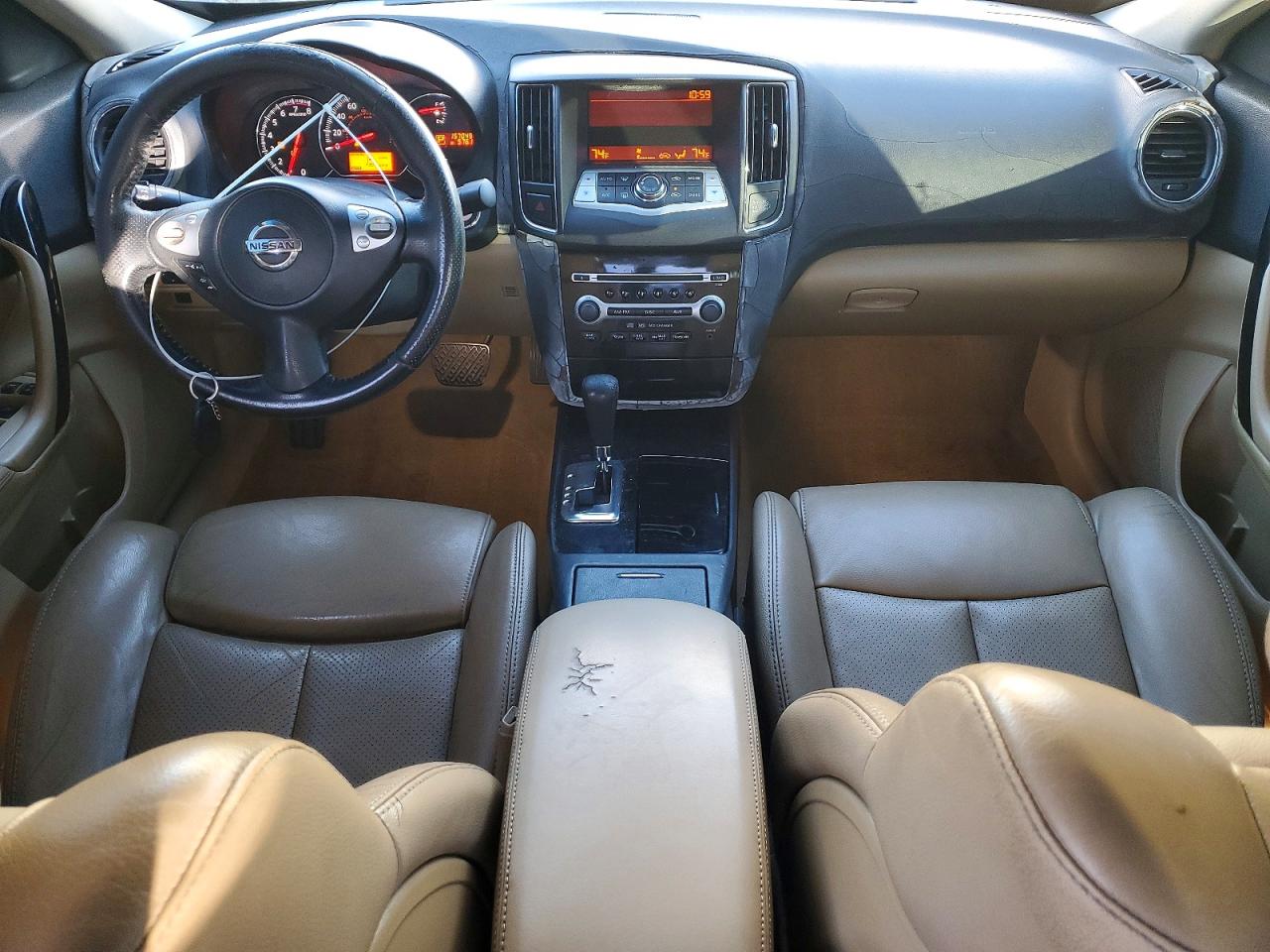 2010 NISSAN MAXIMA S photo 8