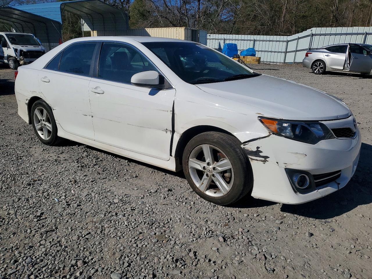 2013 TOYOTA CAMRY L photo 4