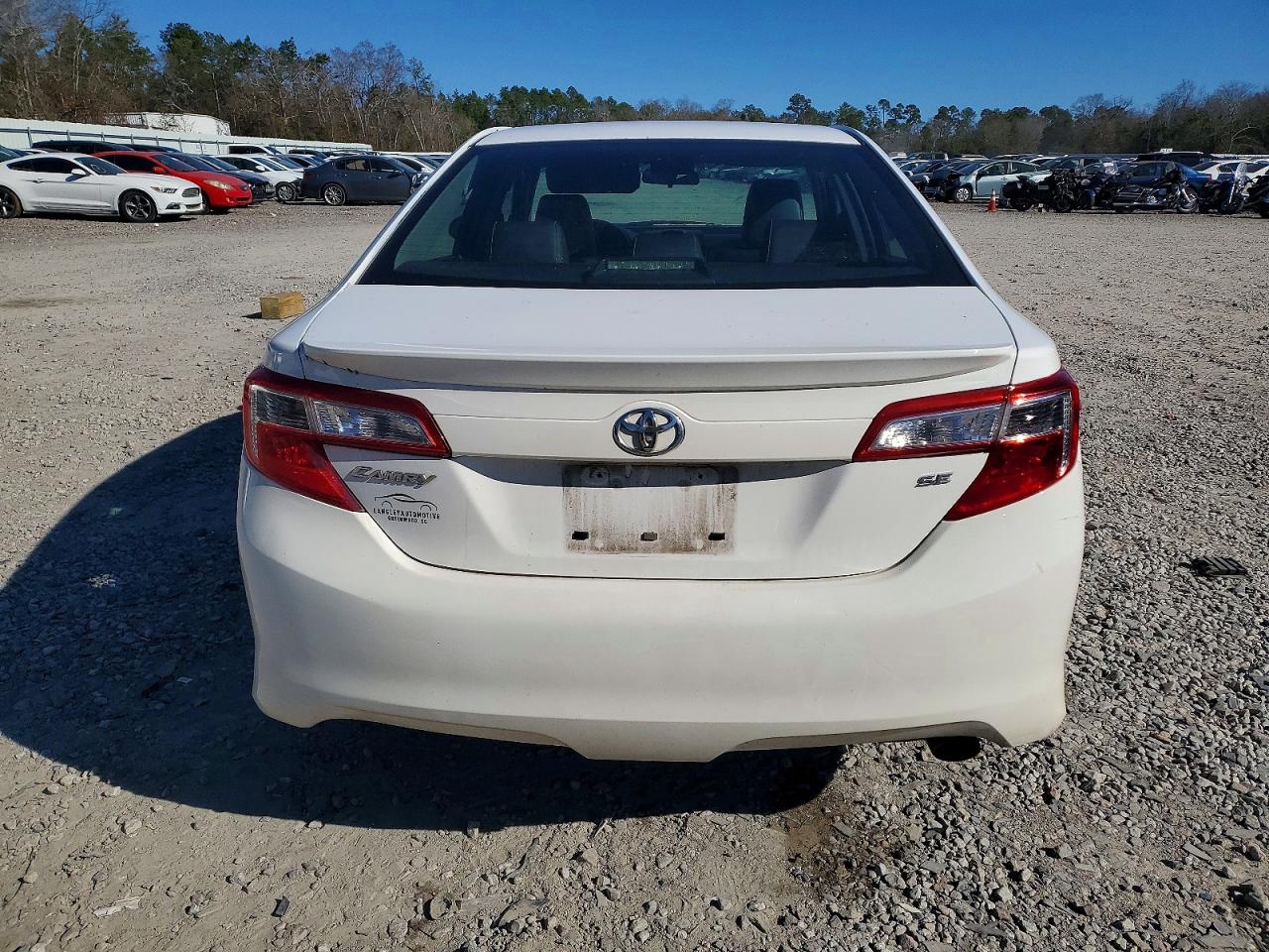 2013 TOYOTA CAMRY L photo 6