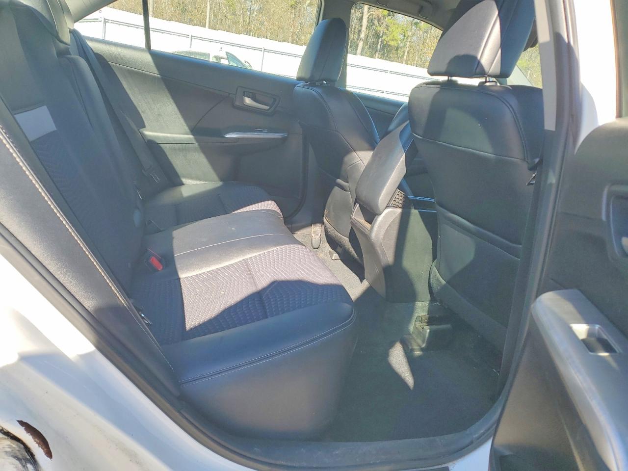 2013 TOYOTA CAMRY L photo 10