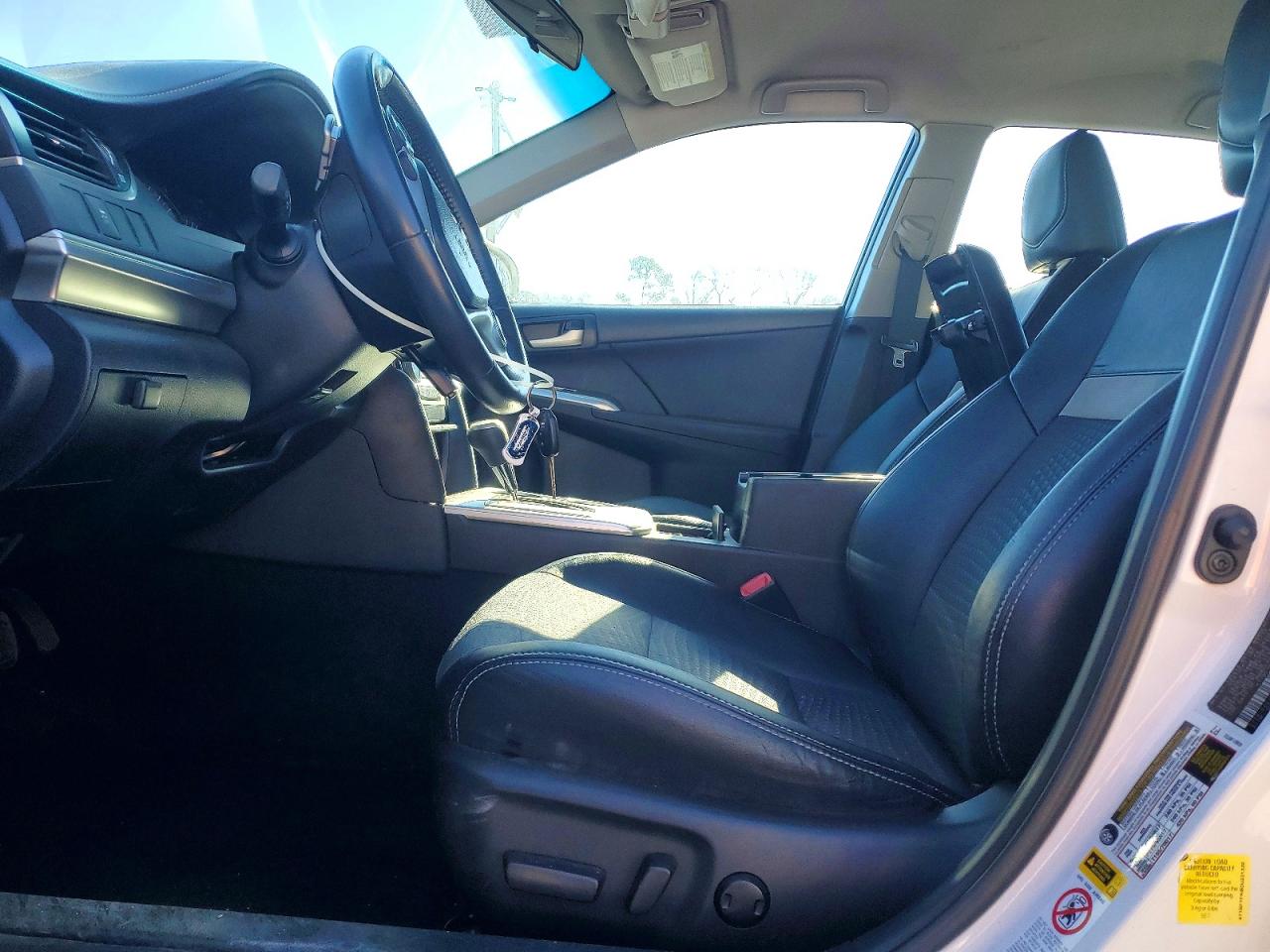 2013 TOYOTA CAMRY L photo 7