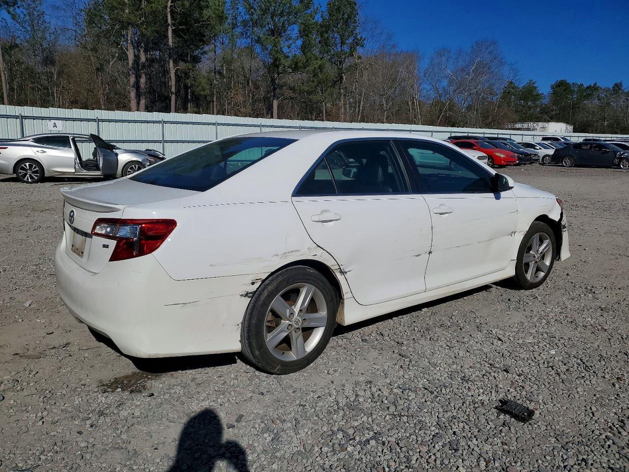 2013 TOYOTA CAMRY L photo 3