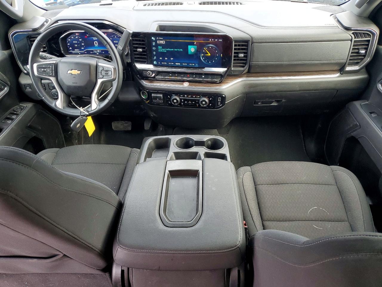 2025 CHEVROLET SILVERADO K1500 LT photo 8