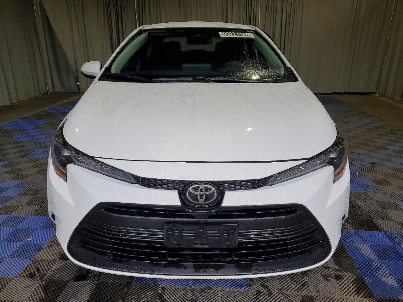 2025 TOYOTA COROLLA LE photo 5