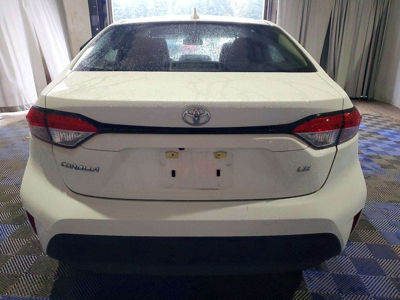 2025 TOYOTA COROLLA LE photo 6