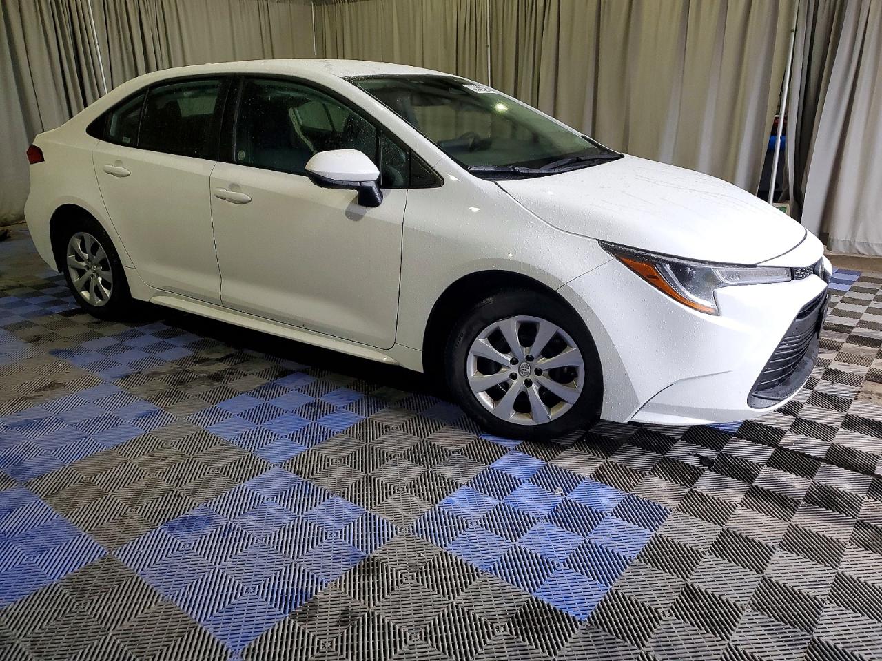 2025 TOYOTA COROLLA LE photo 4