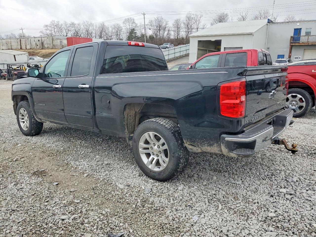 2018 CHEVROLET SILVERADO K1500 LT photo 2