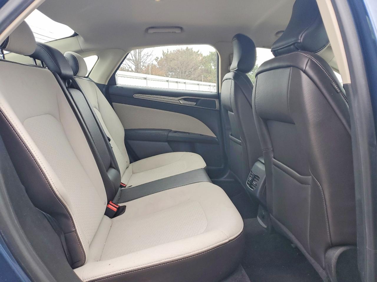 2019 FORD FUSION SE photo 10