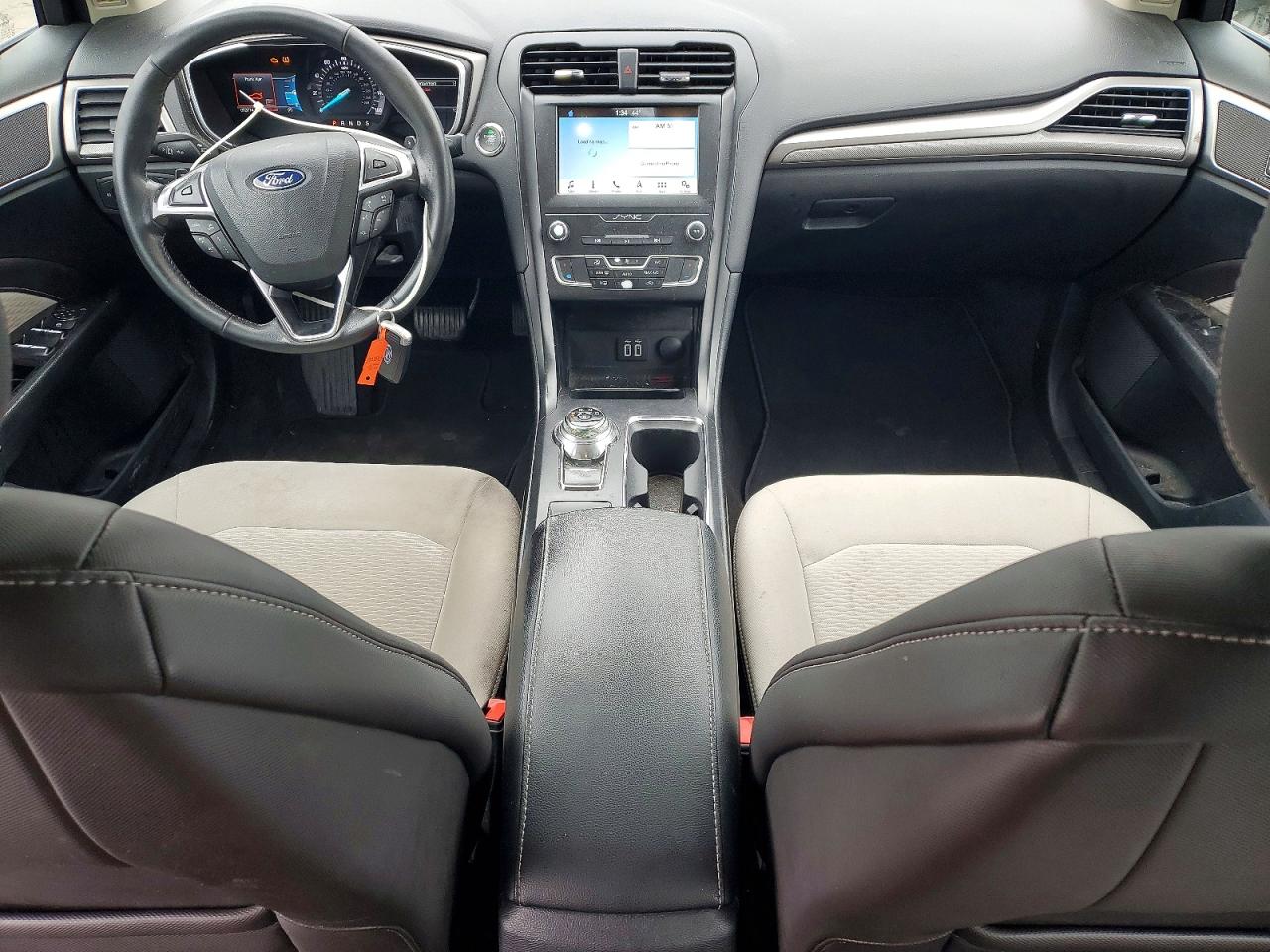 2019 FORD FUSION SE photo 8