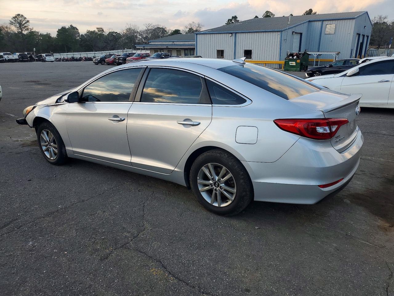 2016 HYUNDAI SONATA SE photo 2