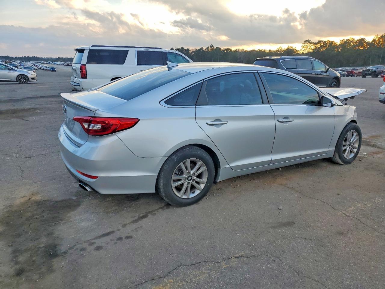 2016 HYUNDAI SONATA SE photo 3