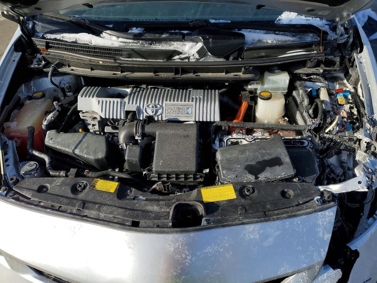2014 TOYOTA PRIUS PLUG-IN photo 11