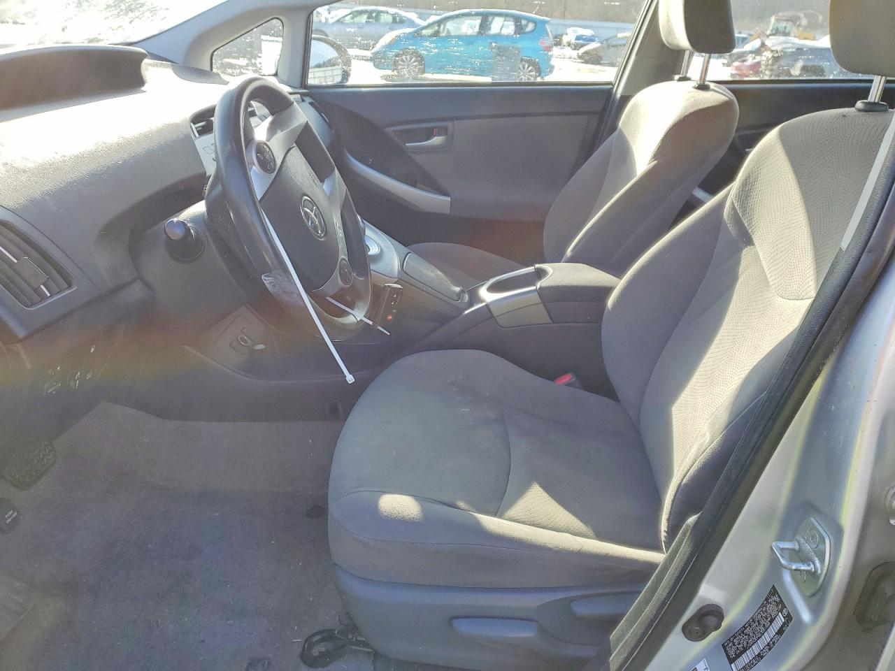2014 TOYOTA PRIUS PLUG-IN photo 7