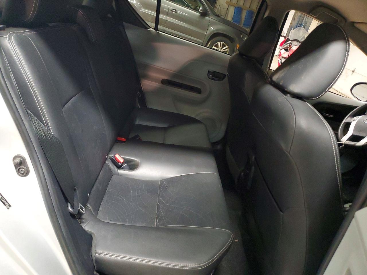 2012 TOYOTA PRIUS C photo 10