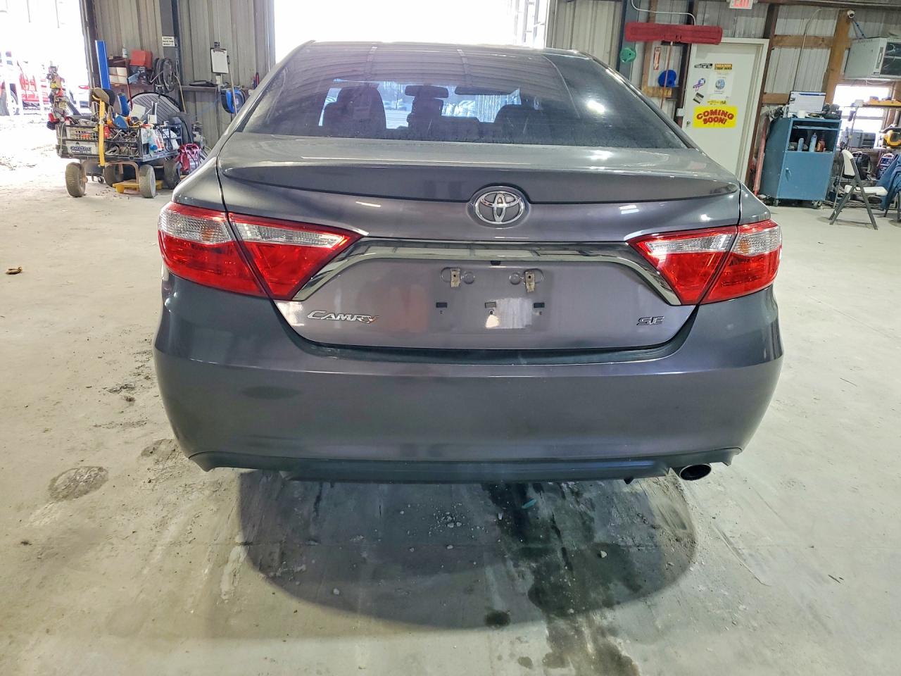 2016 TOYOTA CAMRY SE photo 6