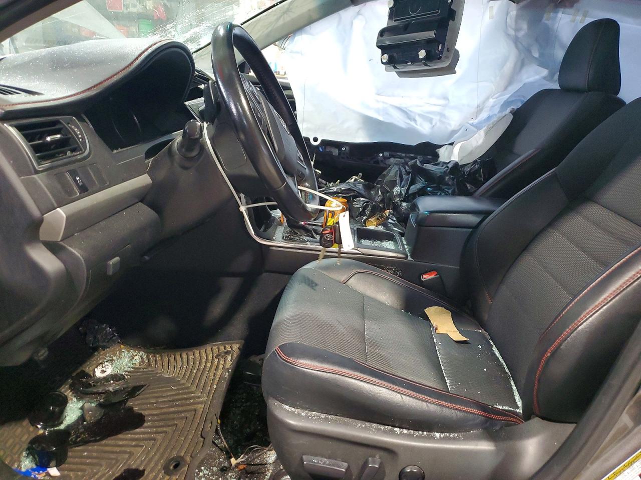2016 TOYOTA CAMRY SE photo 7