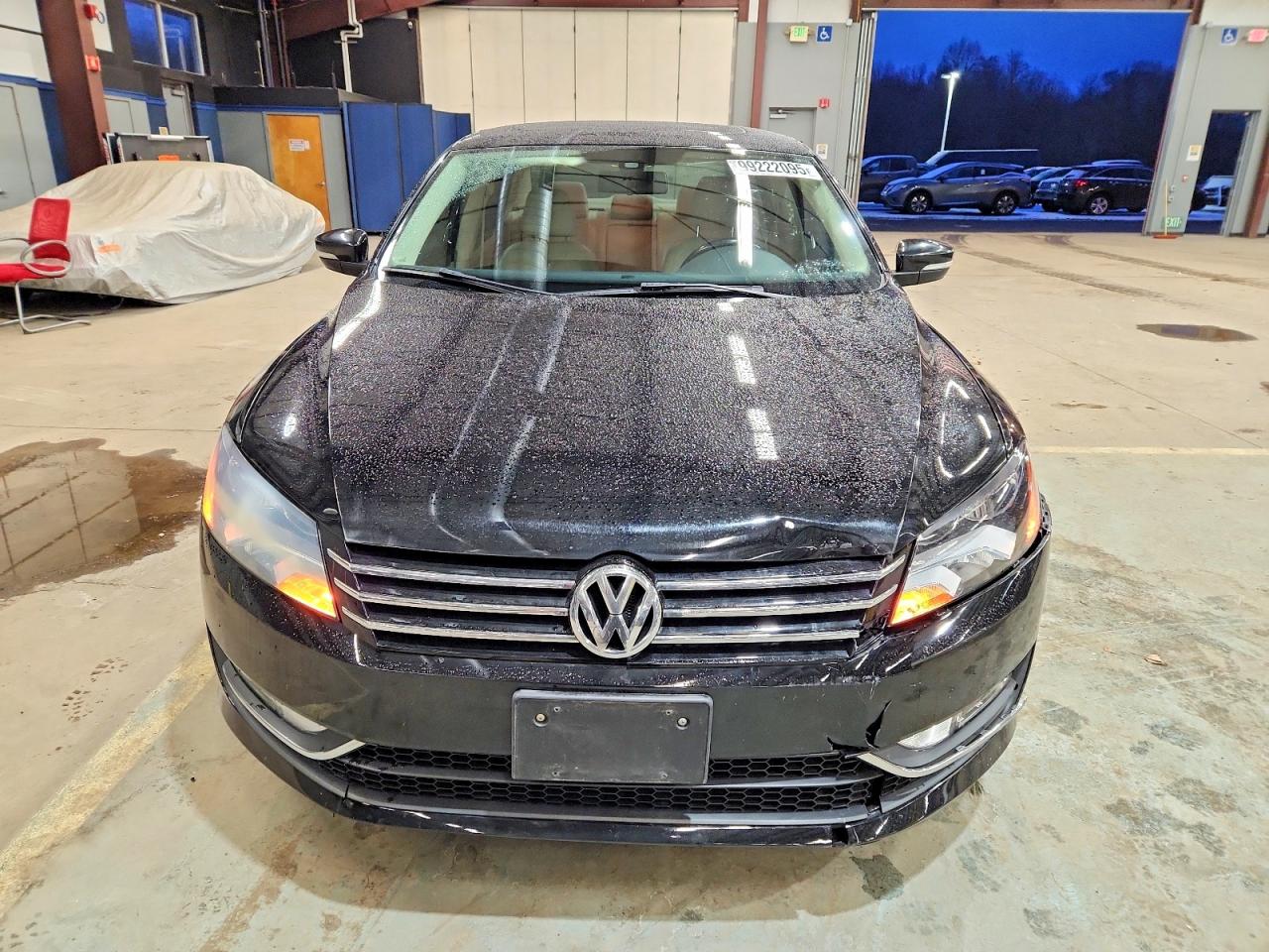 2015 VOLKSWAGEN PASSAT SE photo 5