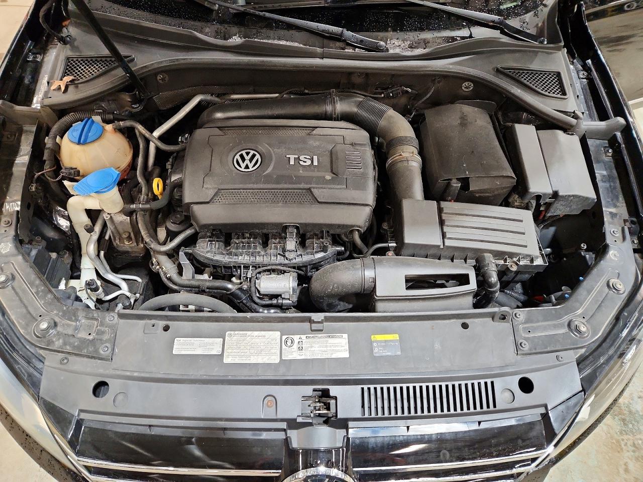 2015 VOLKSWAGEN PASSAT SE photo 11