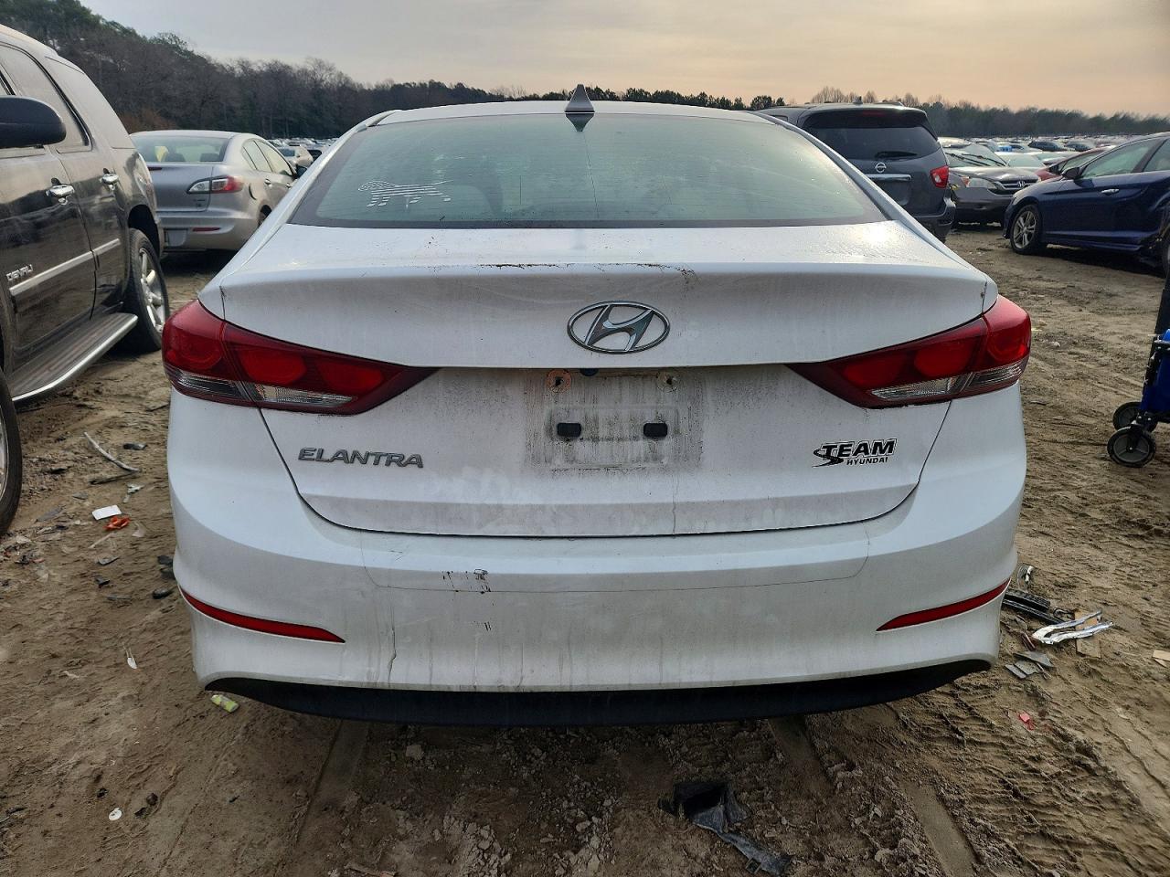 2018 HYUNDAI ELANTRA SEL photo 6