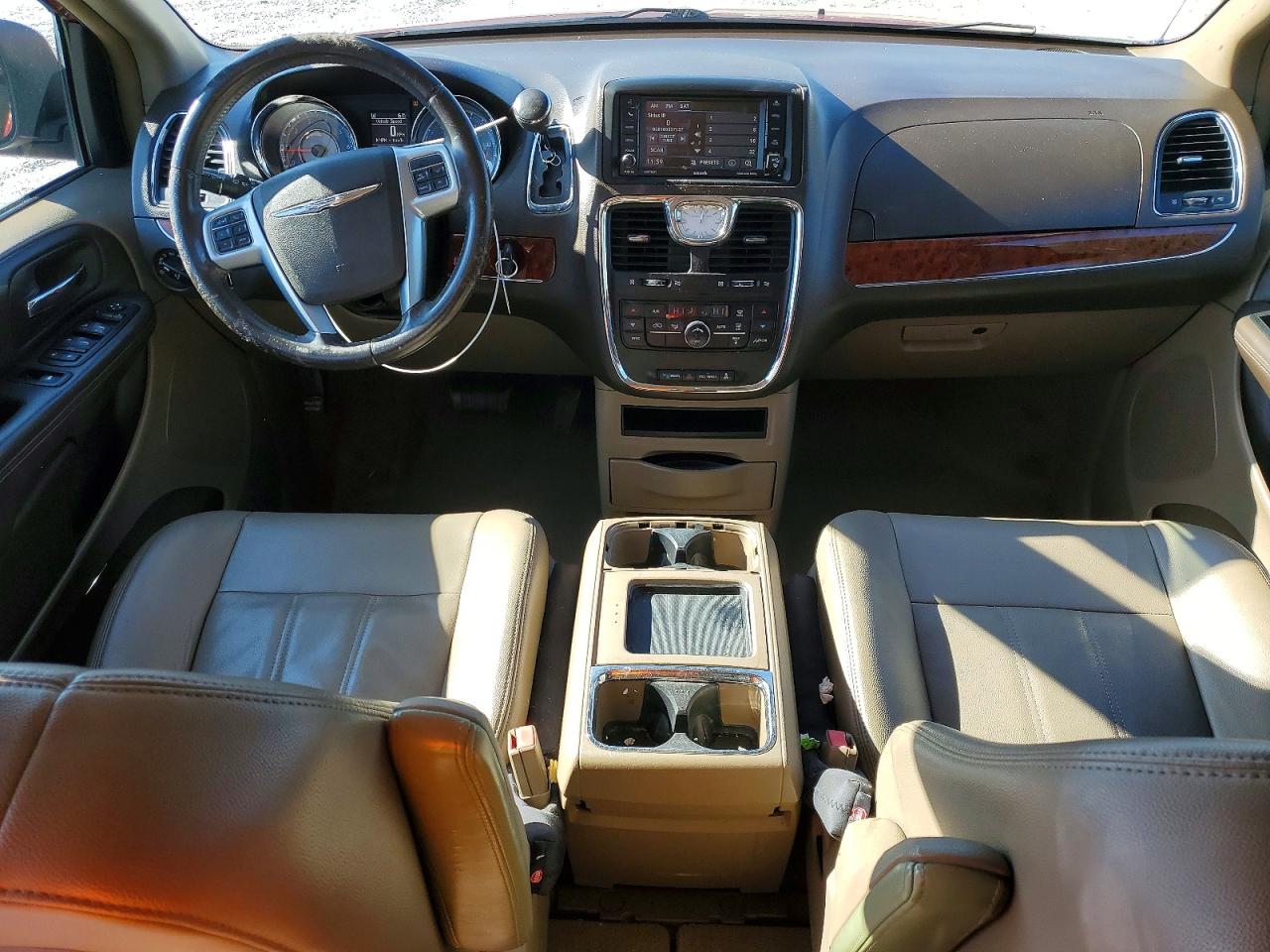 2013 CHRYSLER TOWN & COUNTRY TOURING photo 8