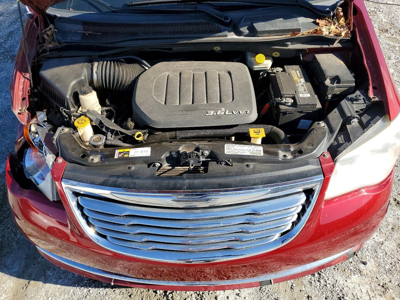 2013 CHRYSLER TOWN & COUNTRY TOURING photo 12