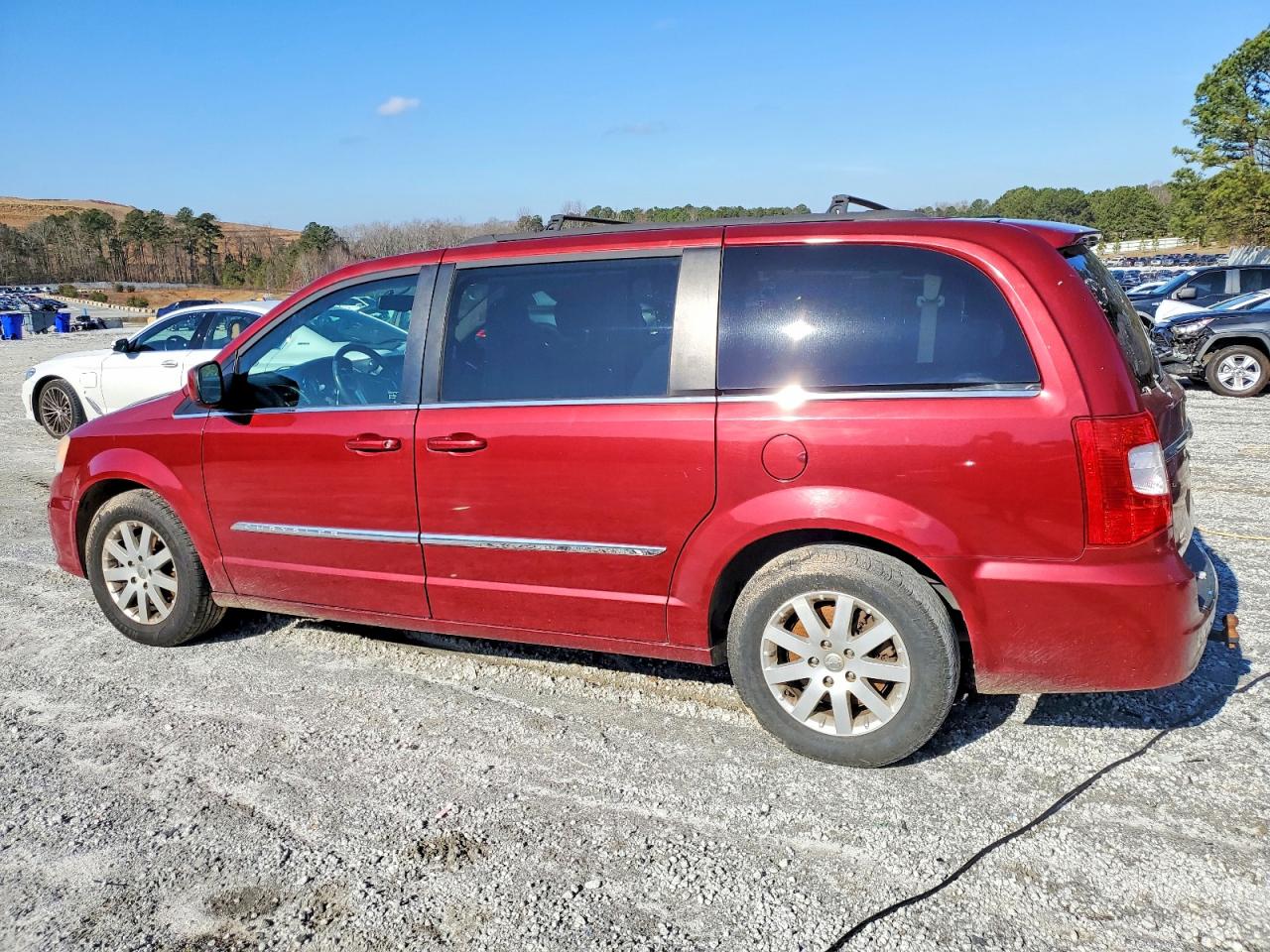 2013 CHRYSLER TOWN & COUNTRY TOURING photo 2