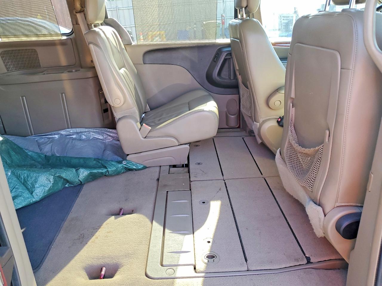 2013 CHRYSLER TOWN & COUNTRY TOURING photo 11