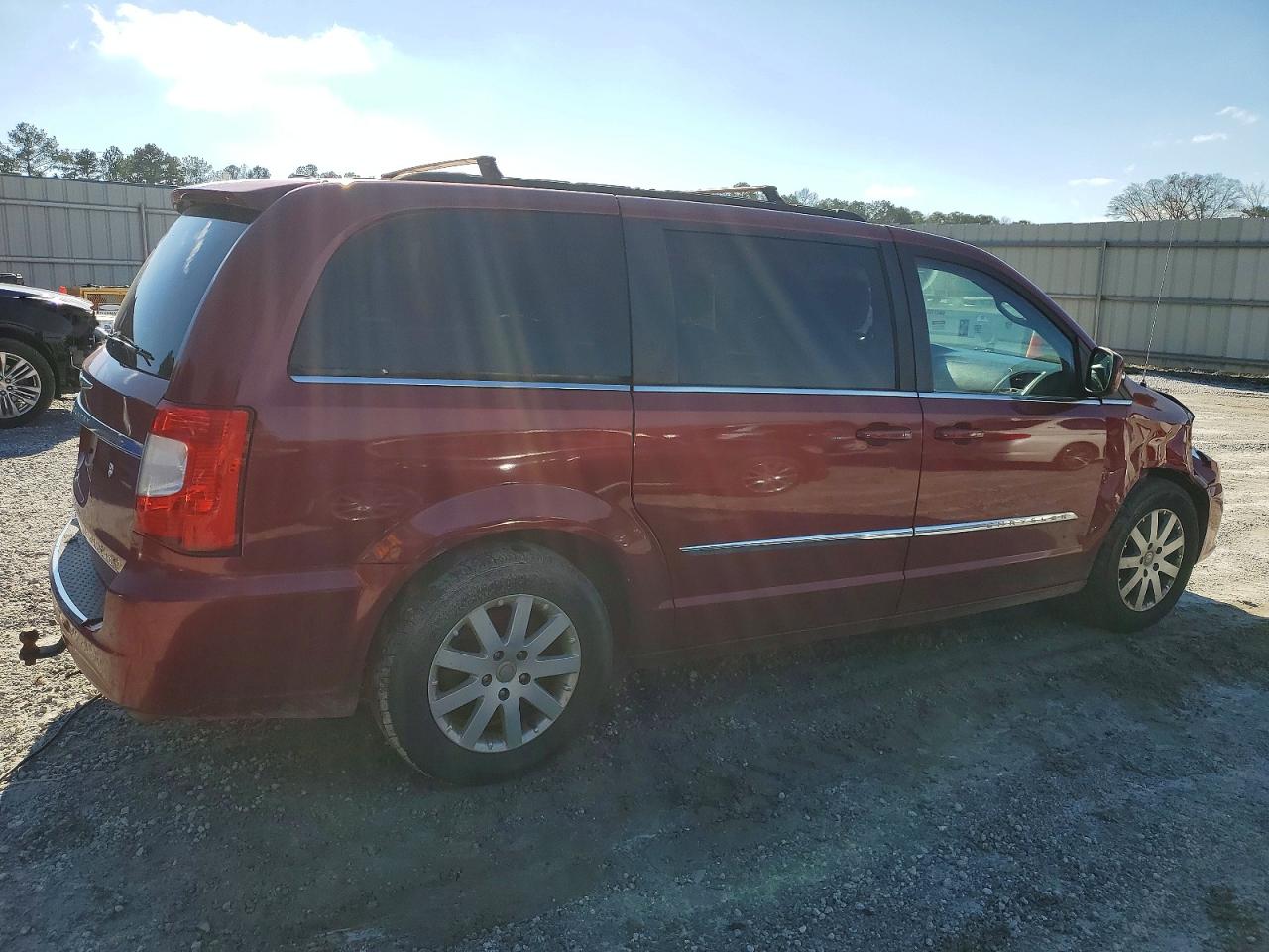 2013 CHRYSLER TOWN & COUNTRY TOURING photo 3