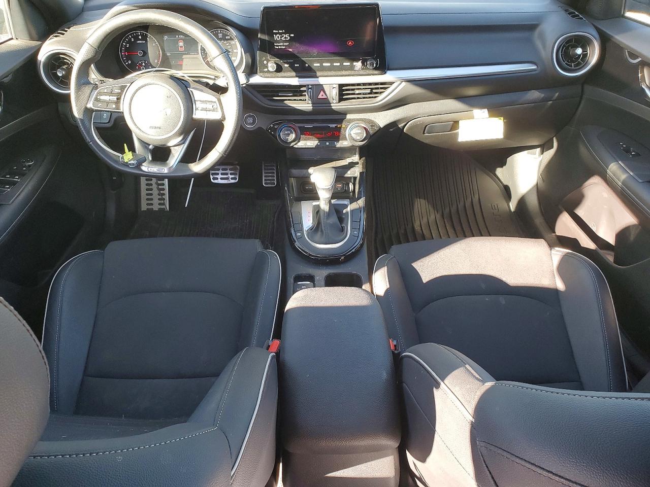2024 KIA FORTE GT LINE photo 15